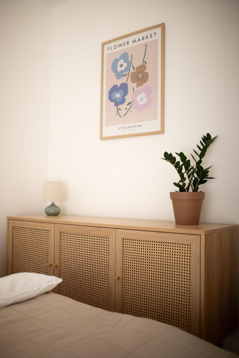 Bed, Photo of the whole room, Decorative detail, Bedroom