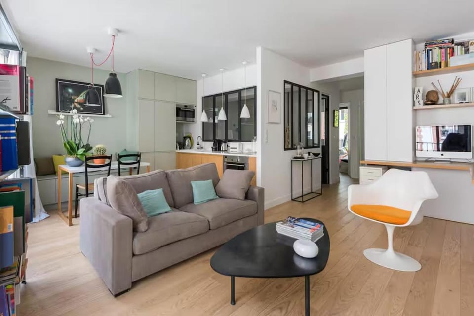 Living room, Seating area