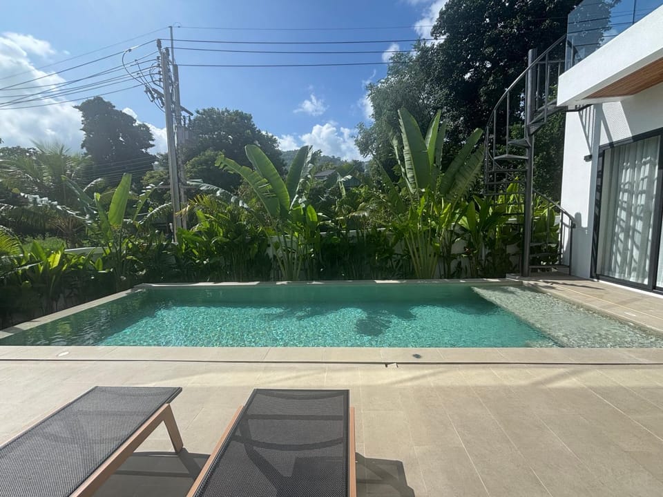 Property building, Swimming pool