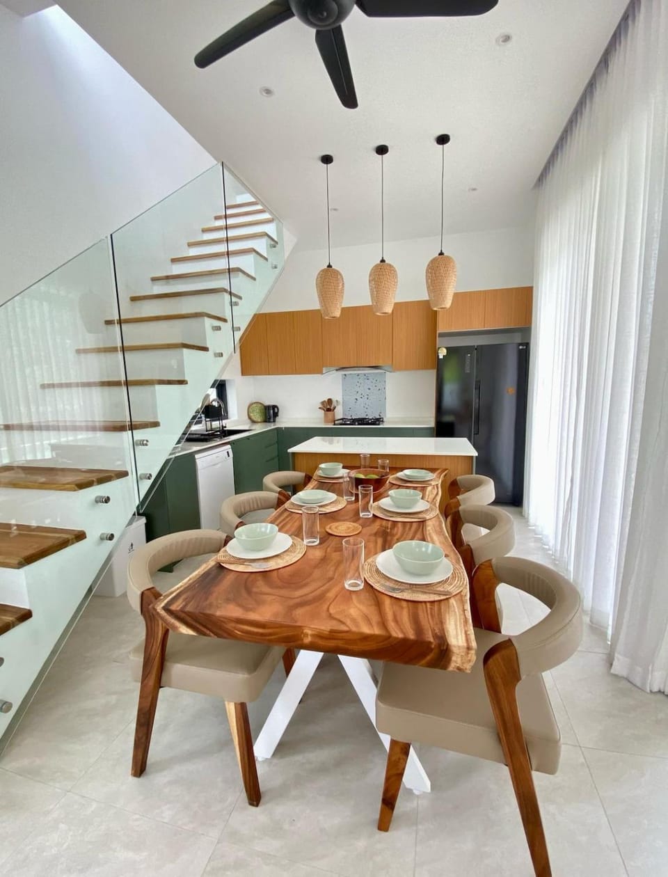Seating area, Dining area