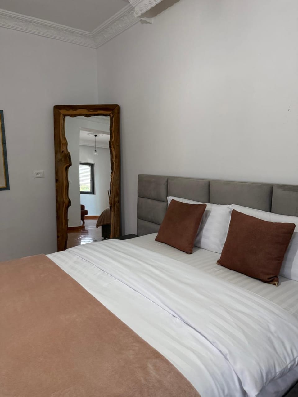 Royals, Mesi Bridge Apartment in Europe