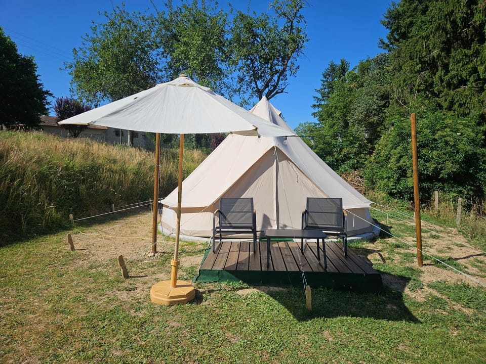 Mini camping La Maison Rose Luxury tent in Auvergne-Rhône-Alpes