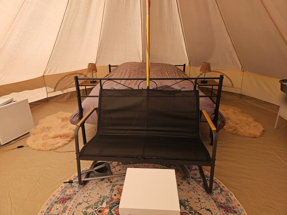 Mini camping La Maison Rose Luxury tent in Auvergne-Rhône-Alpes