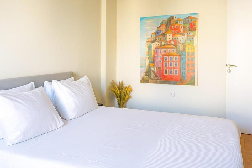 At Polyla 3BR Apartment 10m Walk to Metro Apartment in Athens