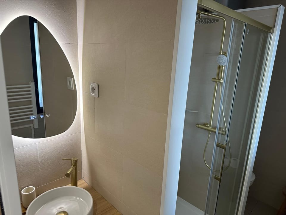 Shower, Bathroom