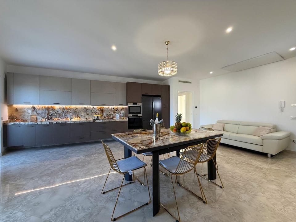 Kitchen or kitchenette, Living room, Dining area, kitchen