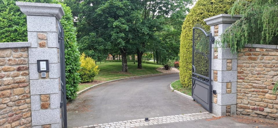 Facade/entrance, Natural landscape