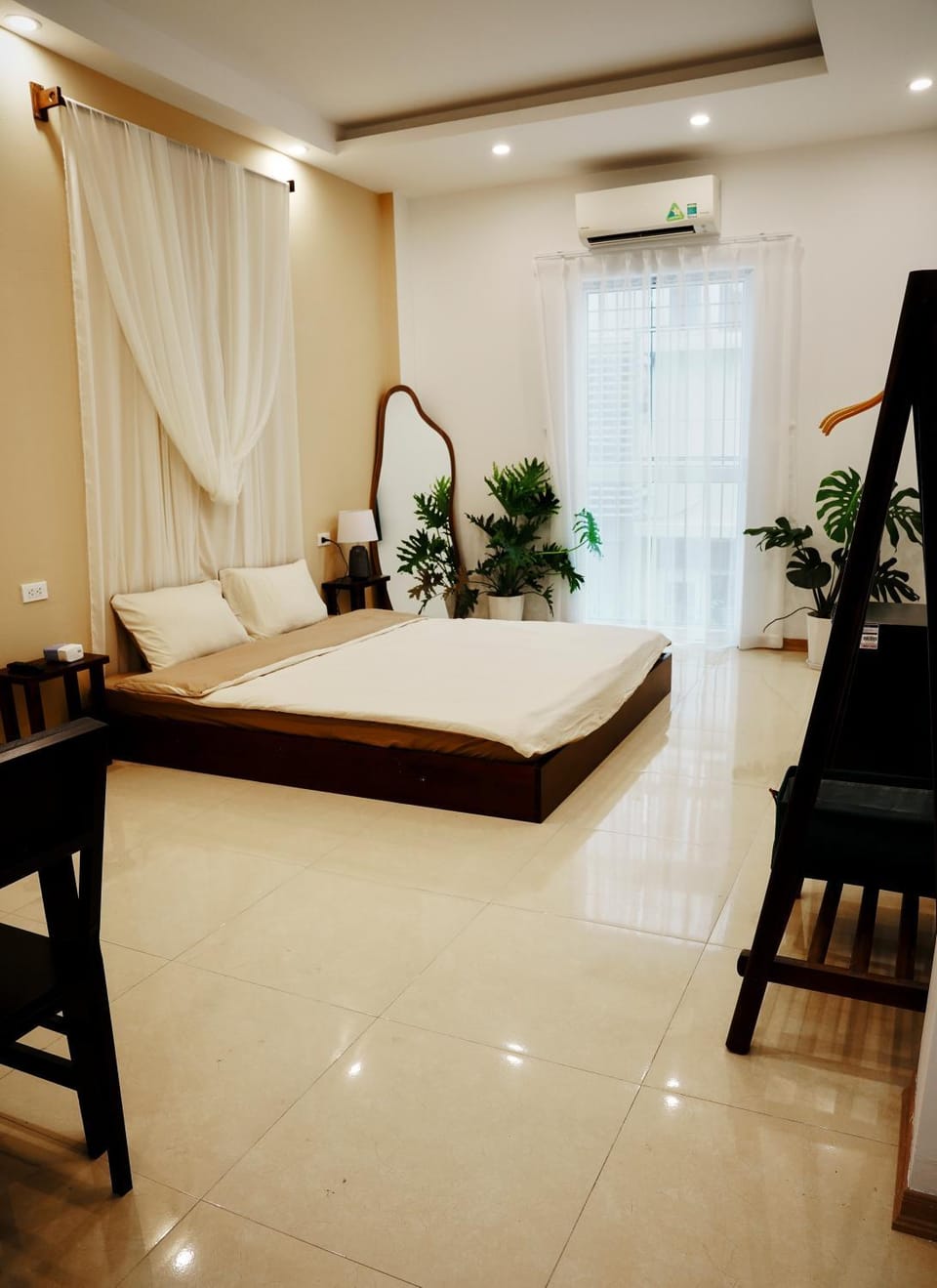 Bed, Photo of the whole room, Bedroom, air conditioner