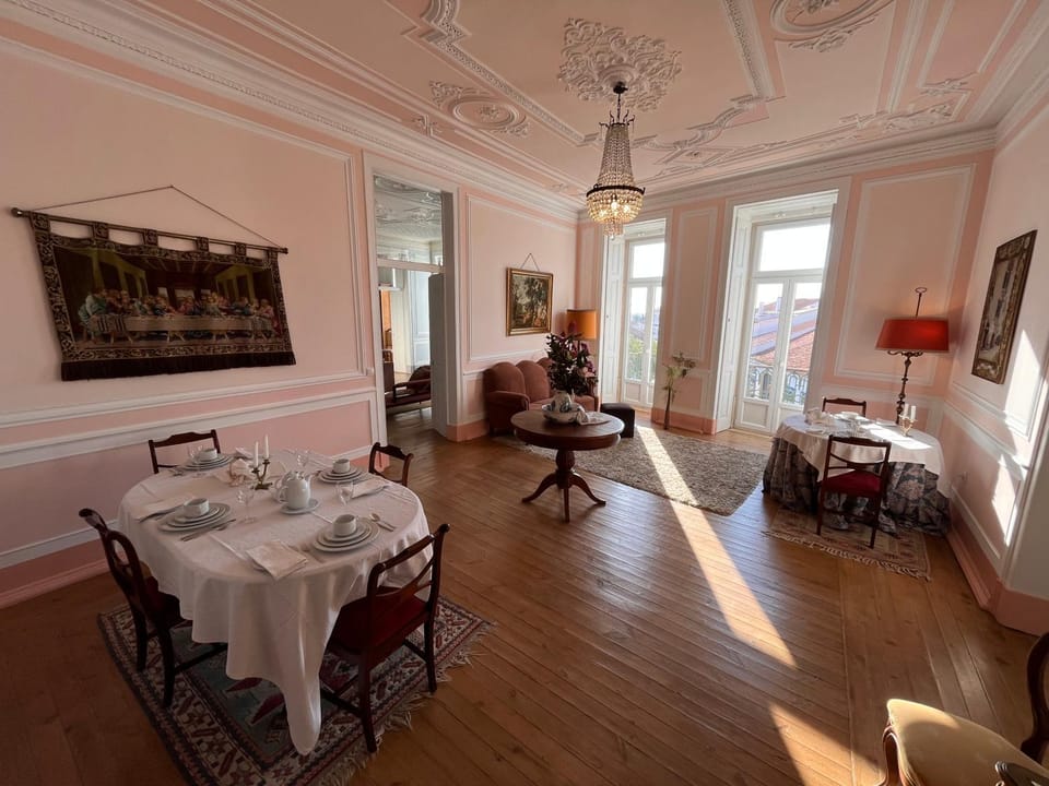 Living room, Breakfast
