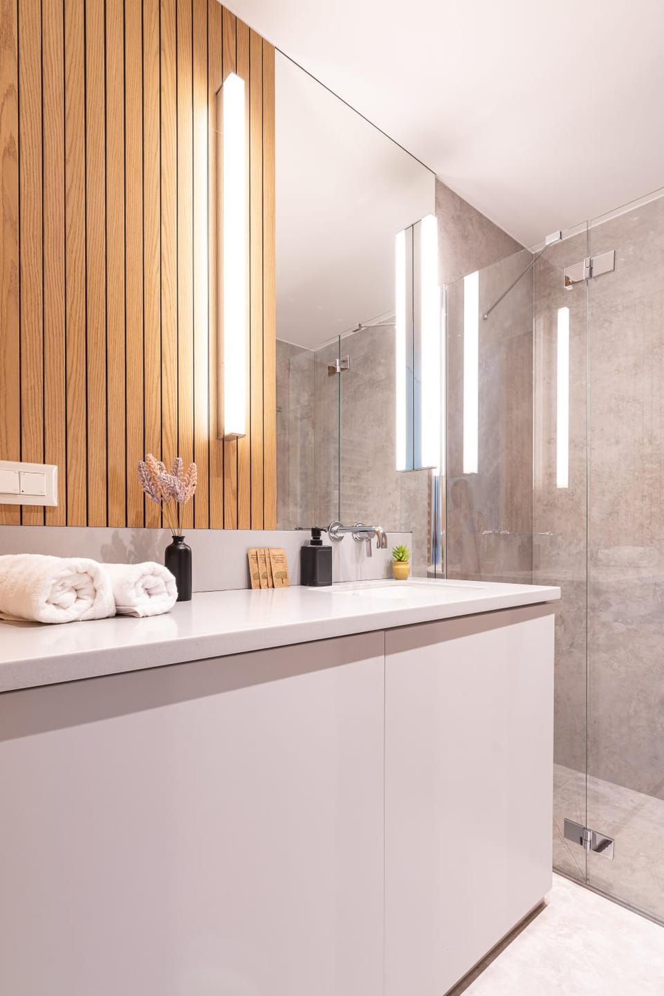 Shower, Bathroom, towels