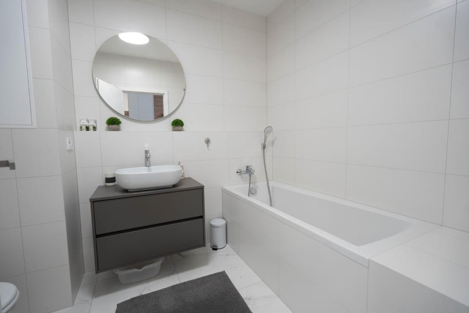 Bathroom, Bath