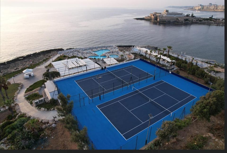Tennis court
