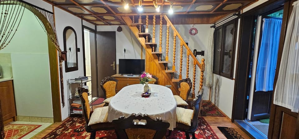 ESZTERHAI FAHÁZ Vásárosnamény-Gergelyiugornya House in Hungary