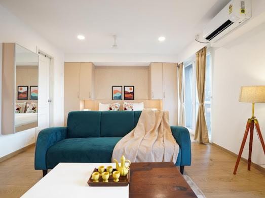 Stay Vista - Neon homeotel - 1 km from Airport Apartment in Pune