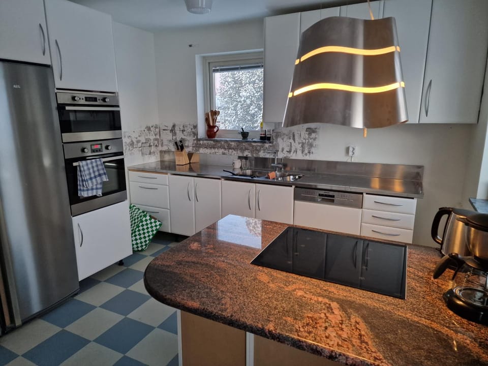Architect-designed villa in a great location - Renovation completed end of November 2025 Villa in Norrbotten County, Sweden