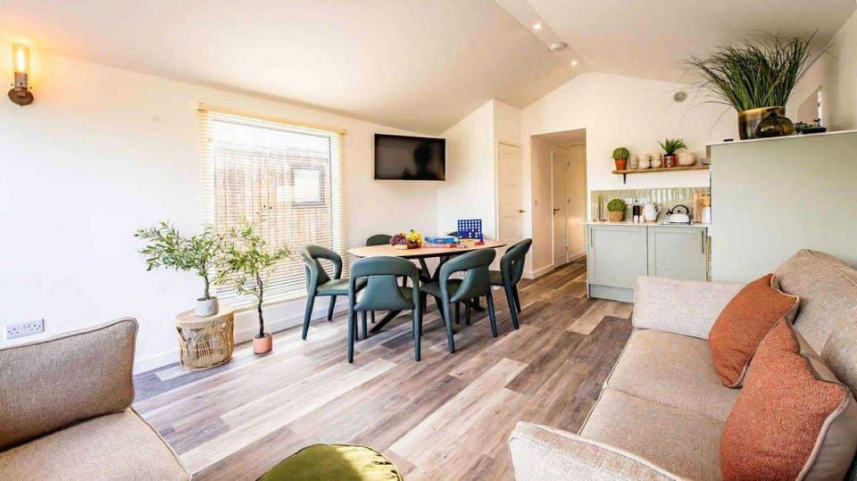 The Mobe House Luxury Lodge Chalet in Sandwich