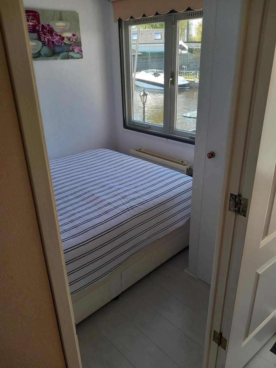 Chalet with waterfront sauna and boat Chalet in North Holland (province)
