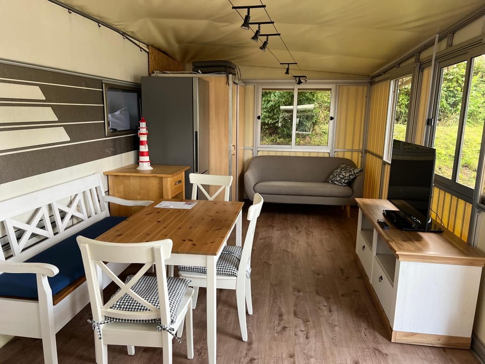 Living room, Dining area