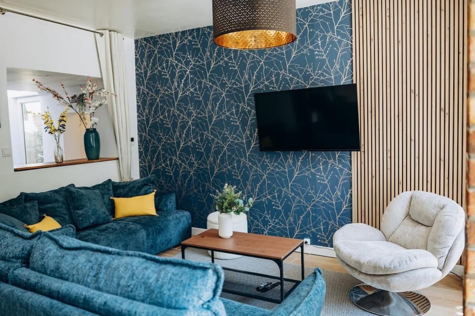 Communal lounge/ TV room, Living room