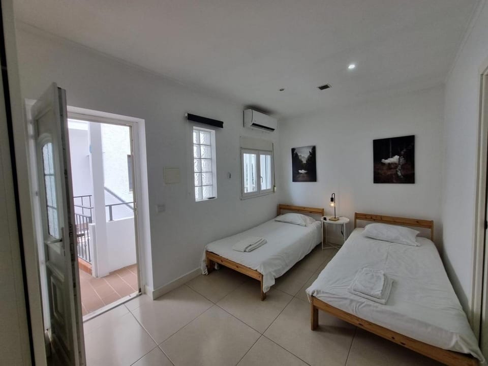 By the Sea Apartments B3 Apartment in Guia