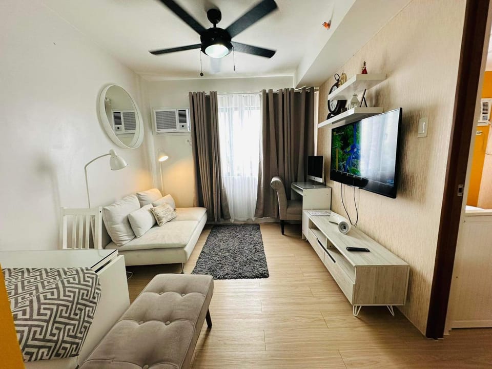 Living room, Photo of the whole room