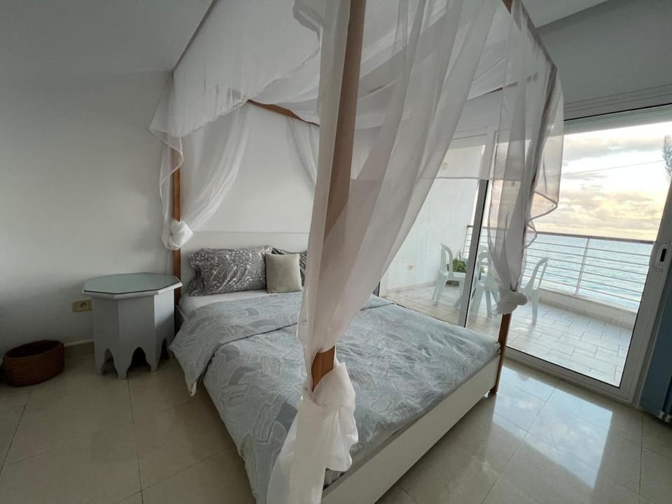 Bed, Photo of the whole room, Bedroom, Sea view