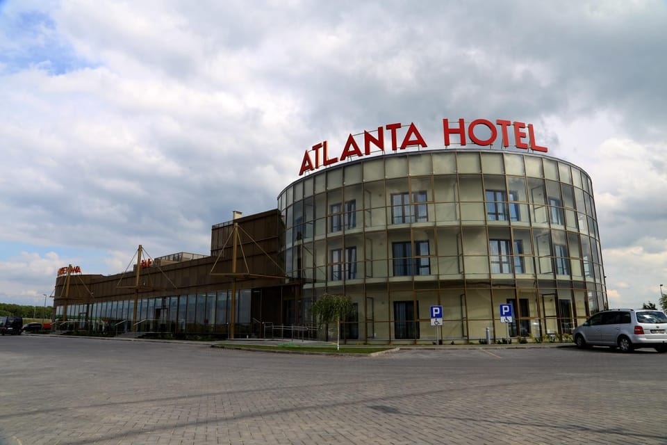 Facade/entrance, Bird's eye view