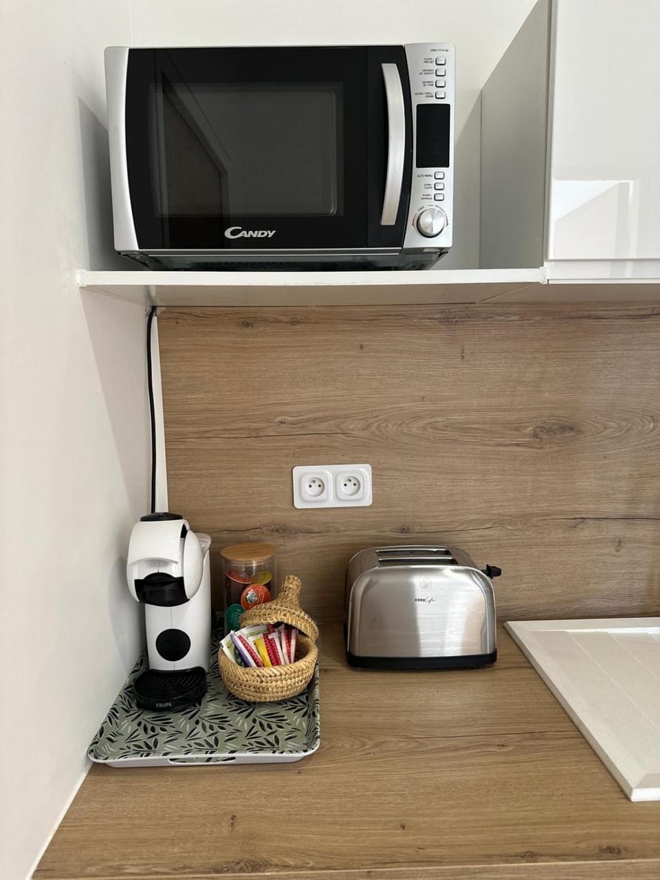 Coffee/tea facilities, microwave, toaster