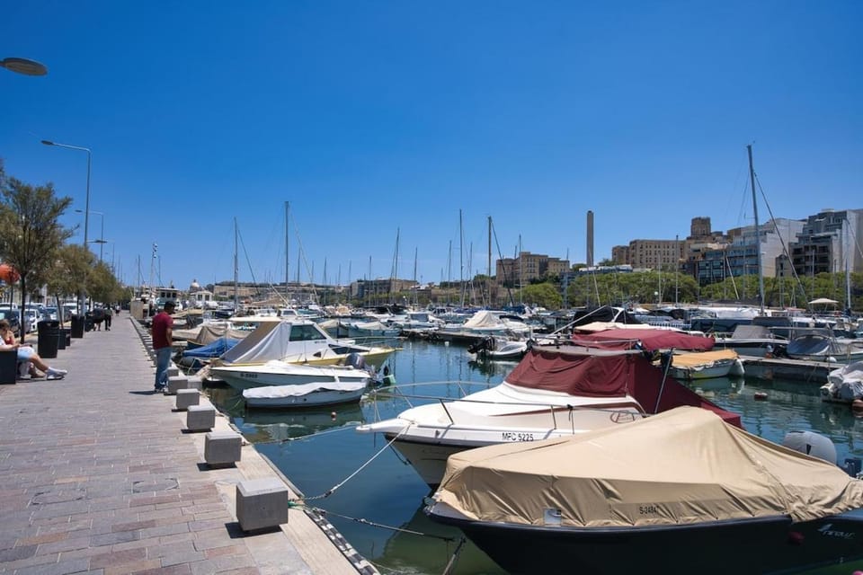 SeaFront YachtView VallettaView Apartment in Malta