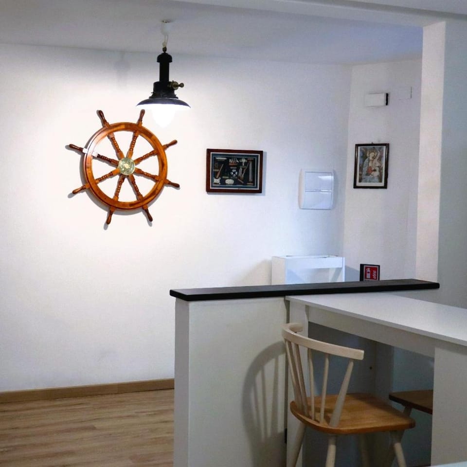 Decorative detail, Dining area