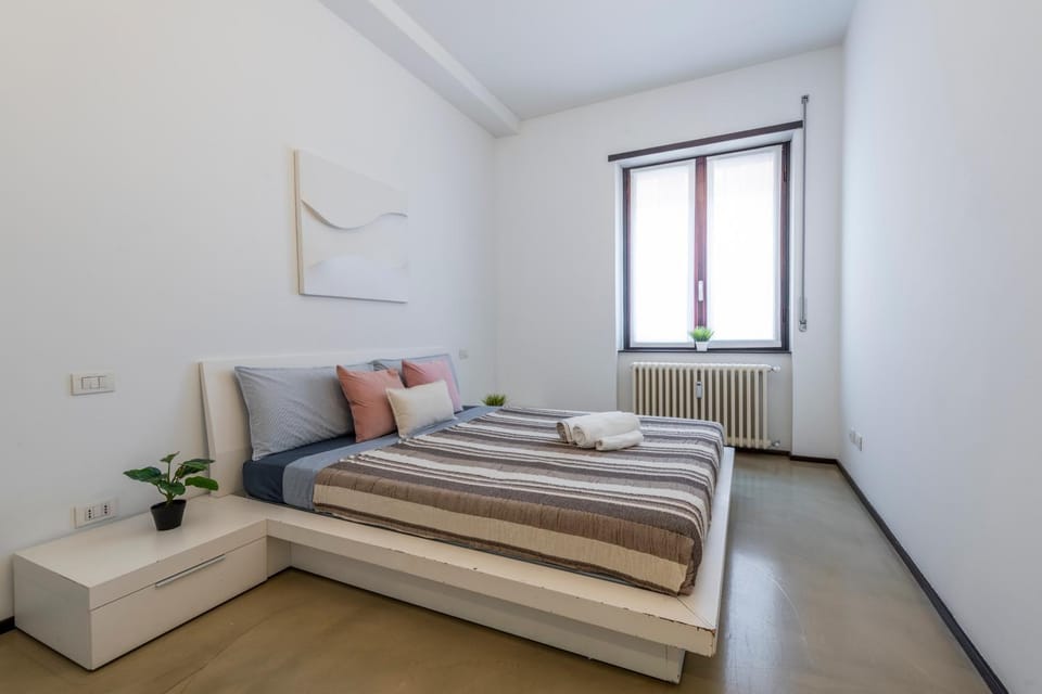 Bed, Other, Photo of the whole room, Bedroom