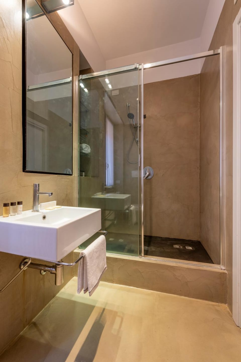 Shower, Bathroom, Other, towels