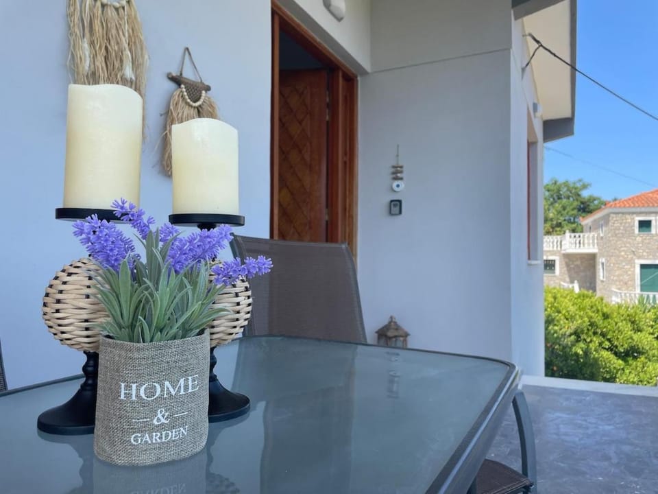 Kouneli's House with Garden Apartment in Decentralized Administration of the Aegean