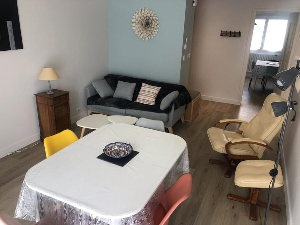 Living room, Dining area