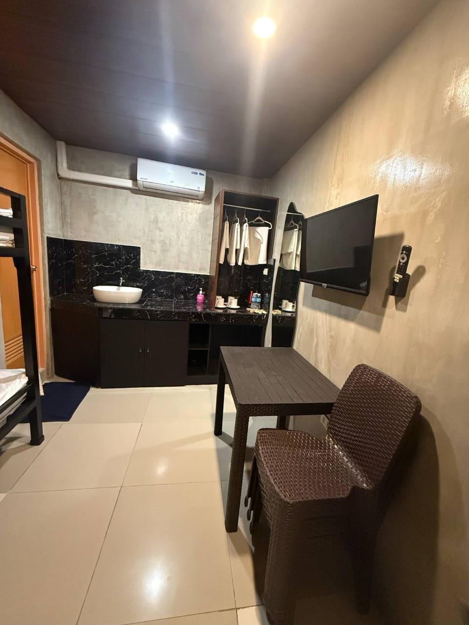 Communal lounge/ TV room, Dining area