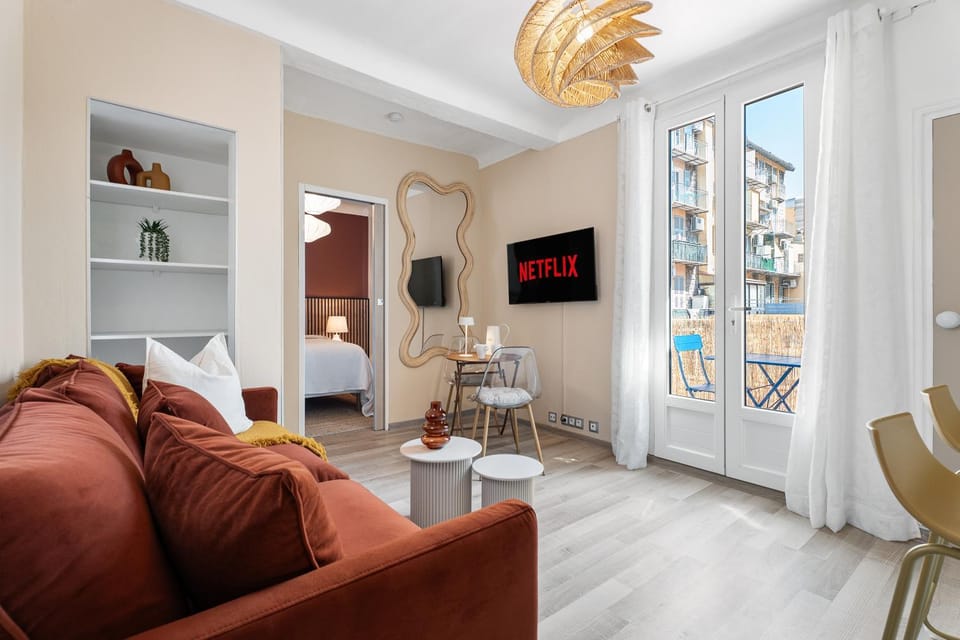 TV and multimedia, Living room, Bedroom