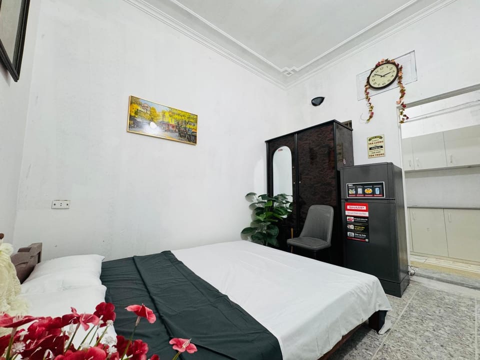Viet Stay Pho Chua Lang 3 - Campus View Home Apartment in Hanoi