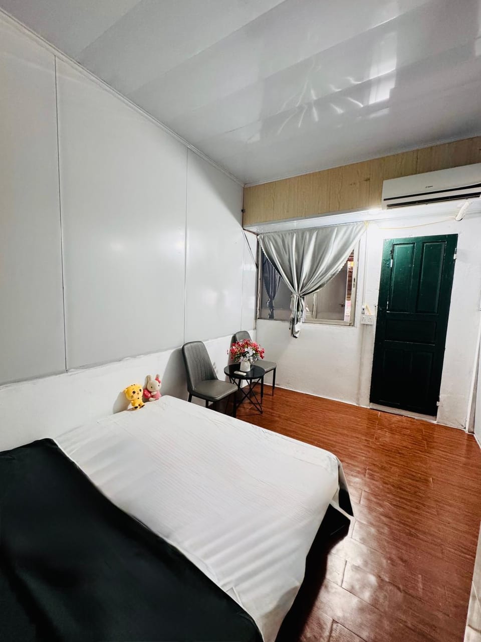 Viet Stay Pho Chua Lang 3 - Campus View Home Apartment in Hanoi