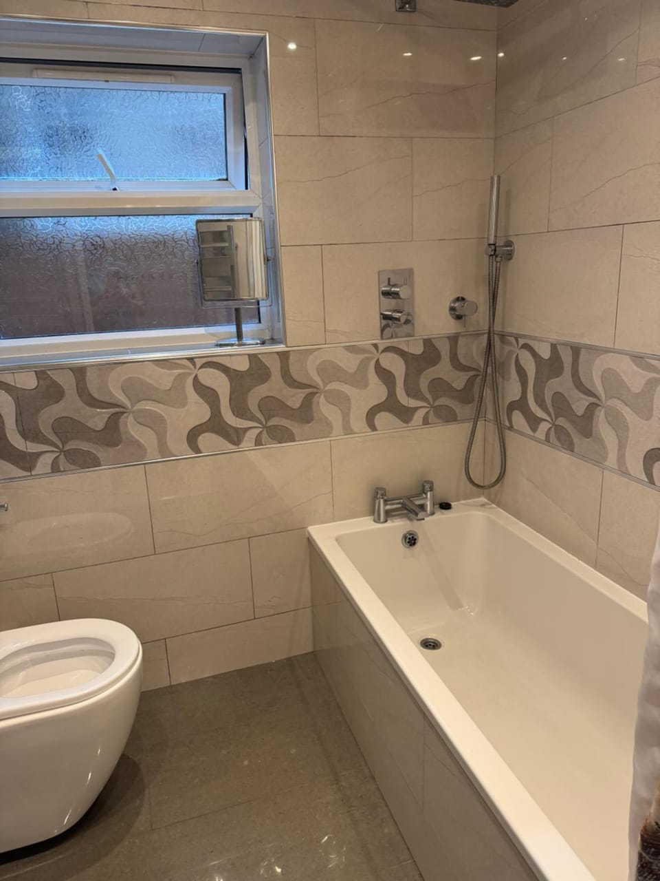 Apartament z 2 sypialniami, ogrodem , super lokalizacja Apartment in England