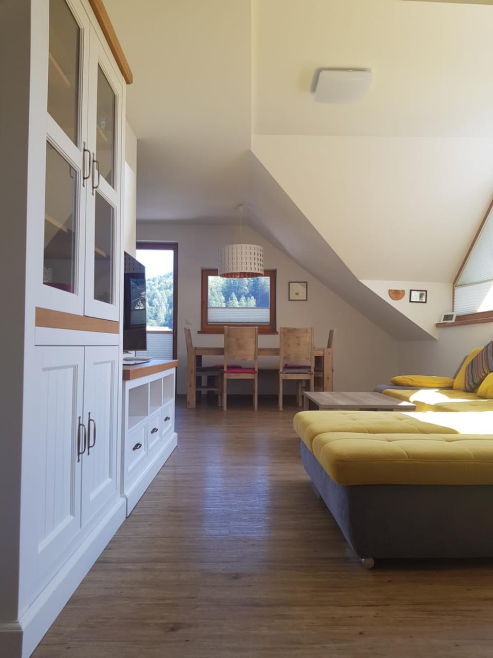 TV and multimedia, Living room, Seating area
