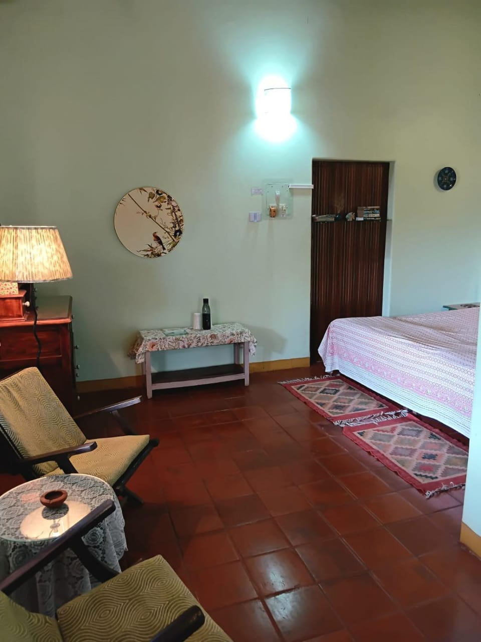 Bed, Photo of the whole room, Seating area