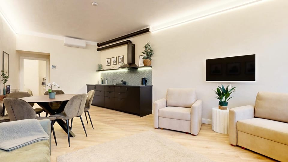 Kitchen or kitchenette, Living room