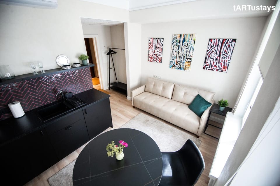 Kitchen or kitchenette, Photo of the whole room, Seating area, Dining area