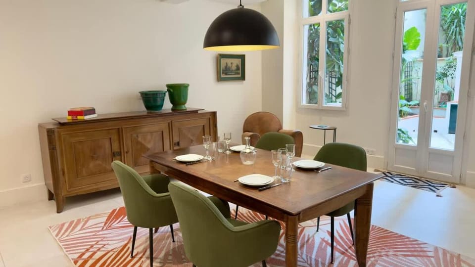 La Suite Palais Royal - 170m2 - 2 chambres Inn in Nice