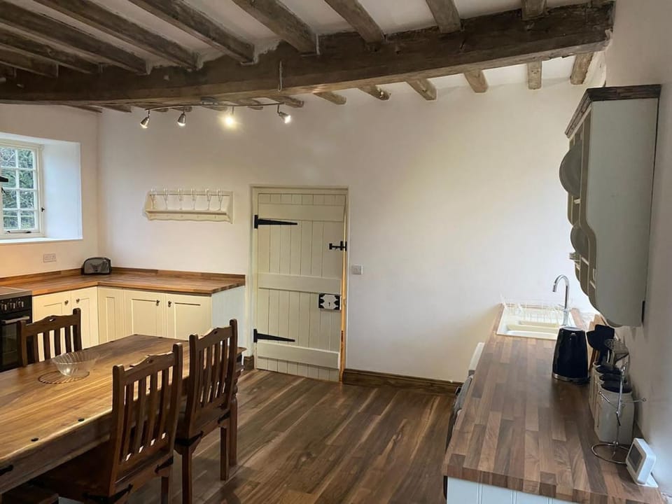 Belvoir Vale Cottage - Hall grounds House in England