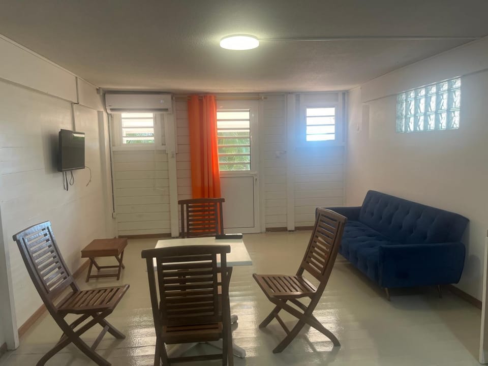 TV and multimedia, Living room, Dining area