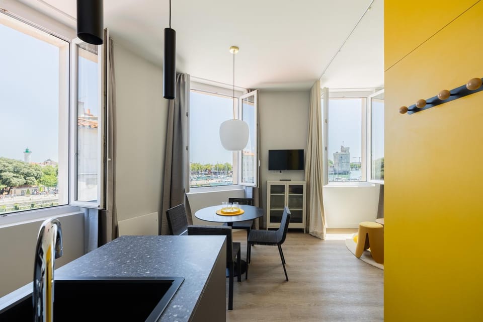 View (from property/room), Living room, Dining area