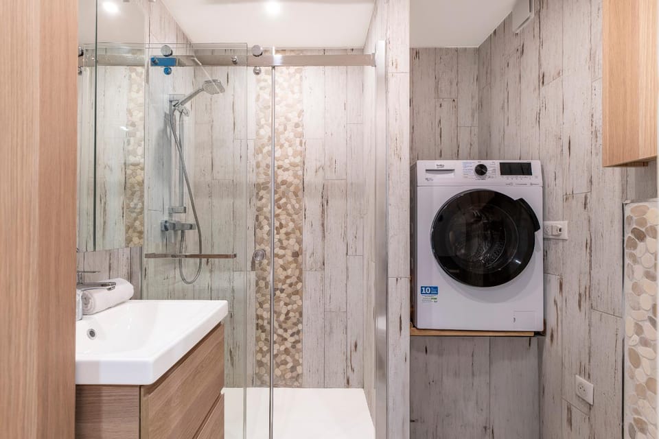Bathroom, washing machine