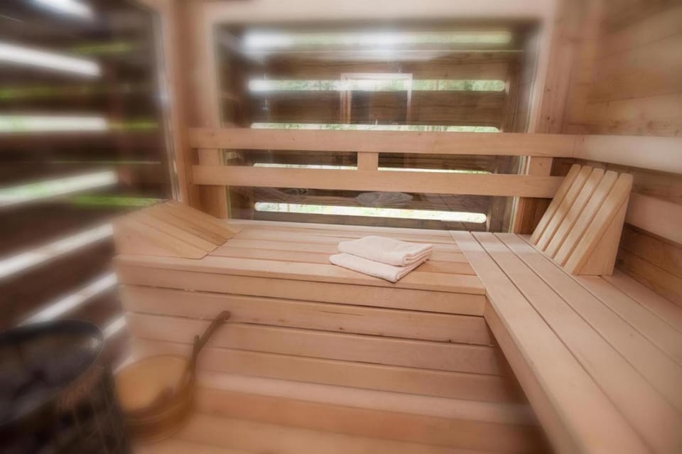 Sauna, towels