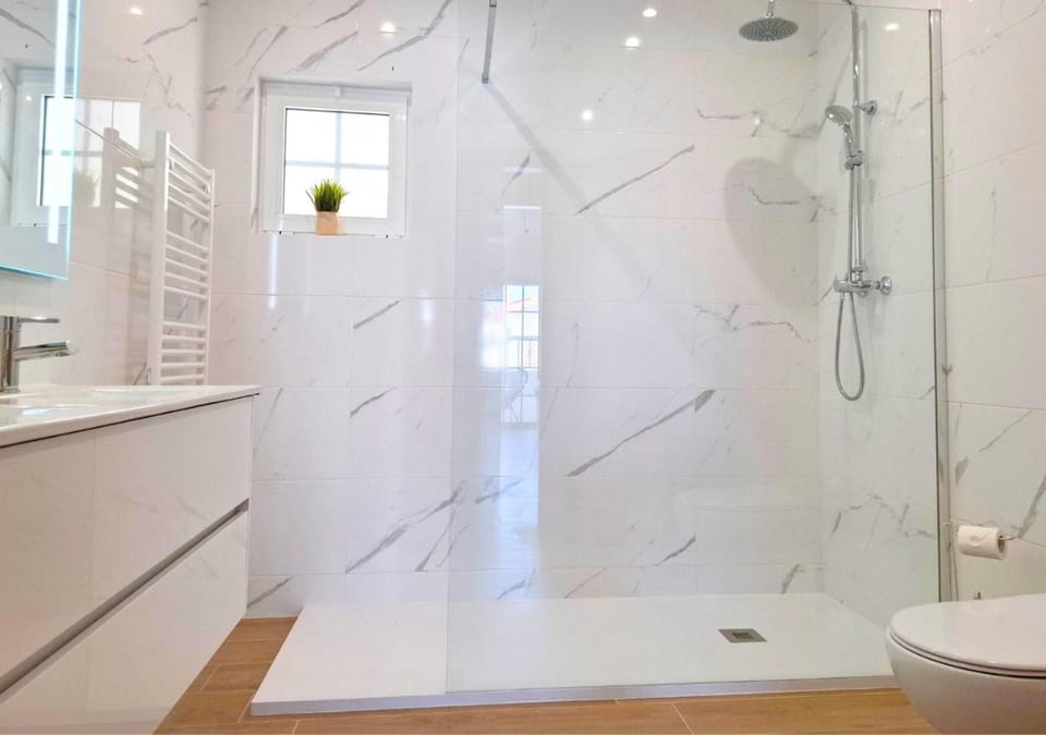 Shower, Toilet, Bathroom